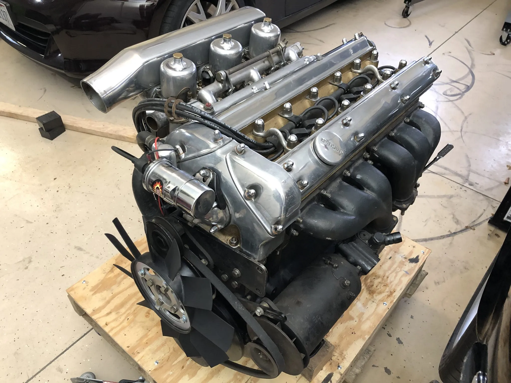 Jaguar V12 Drivetrain